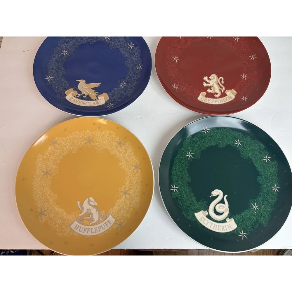 HARRY POTTER 4 PIECE LARGE 10" DINNER CERAMIC PLATE SET